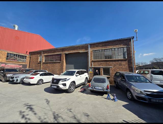 549M² WAREHOUSE TO LET IN MEADOWDALE